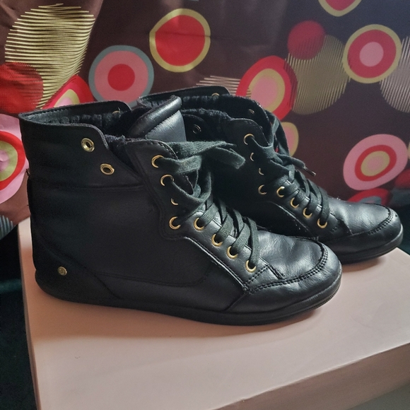 Shoes - Picture 8 of 8